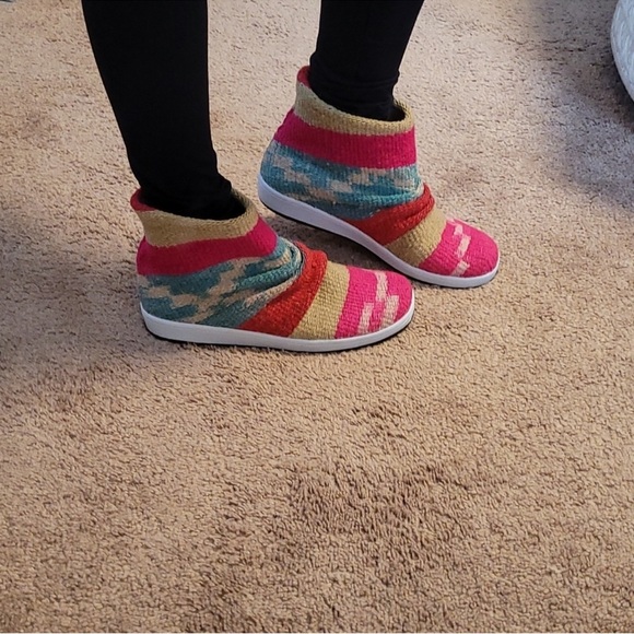 Knit Booties - Picture 6 of 6